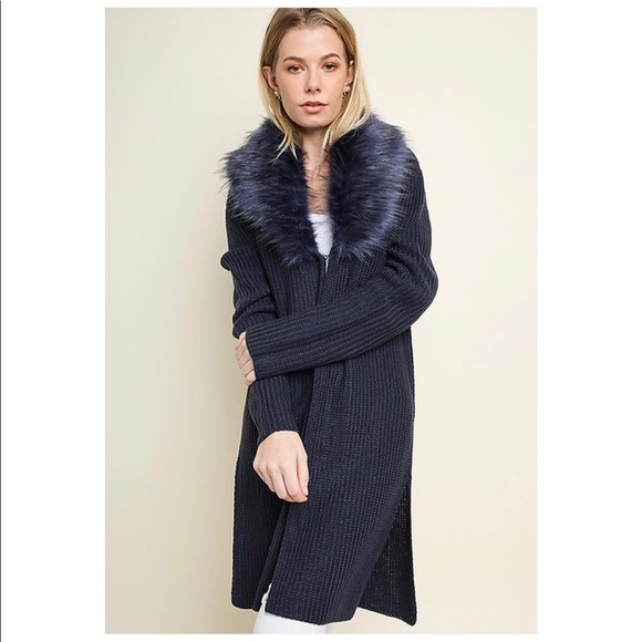 Sweaters - LAST☝️Navy Knit Open Cardigan with Faux fur Collar